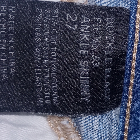 Buckle Light Wash Skinny Jeans - Picture 3 of 3